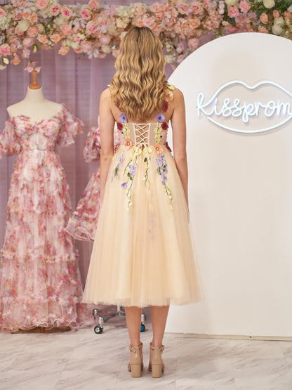 Vestidos de fiesta de tul con flores 3D y longitud hasta la rodilla