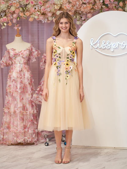 Vestidos de fiesta de tul con flores 3D y longitud hasta la rodilla