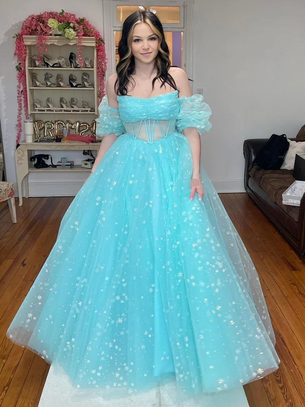 Francis | Vestido de fiesta largo de tul azul agua sin tirantes, corte A, con estrellas