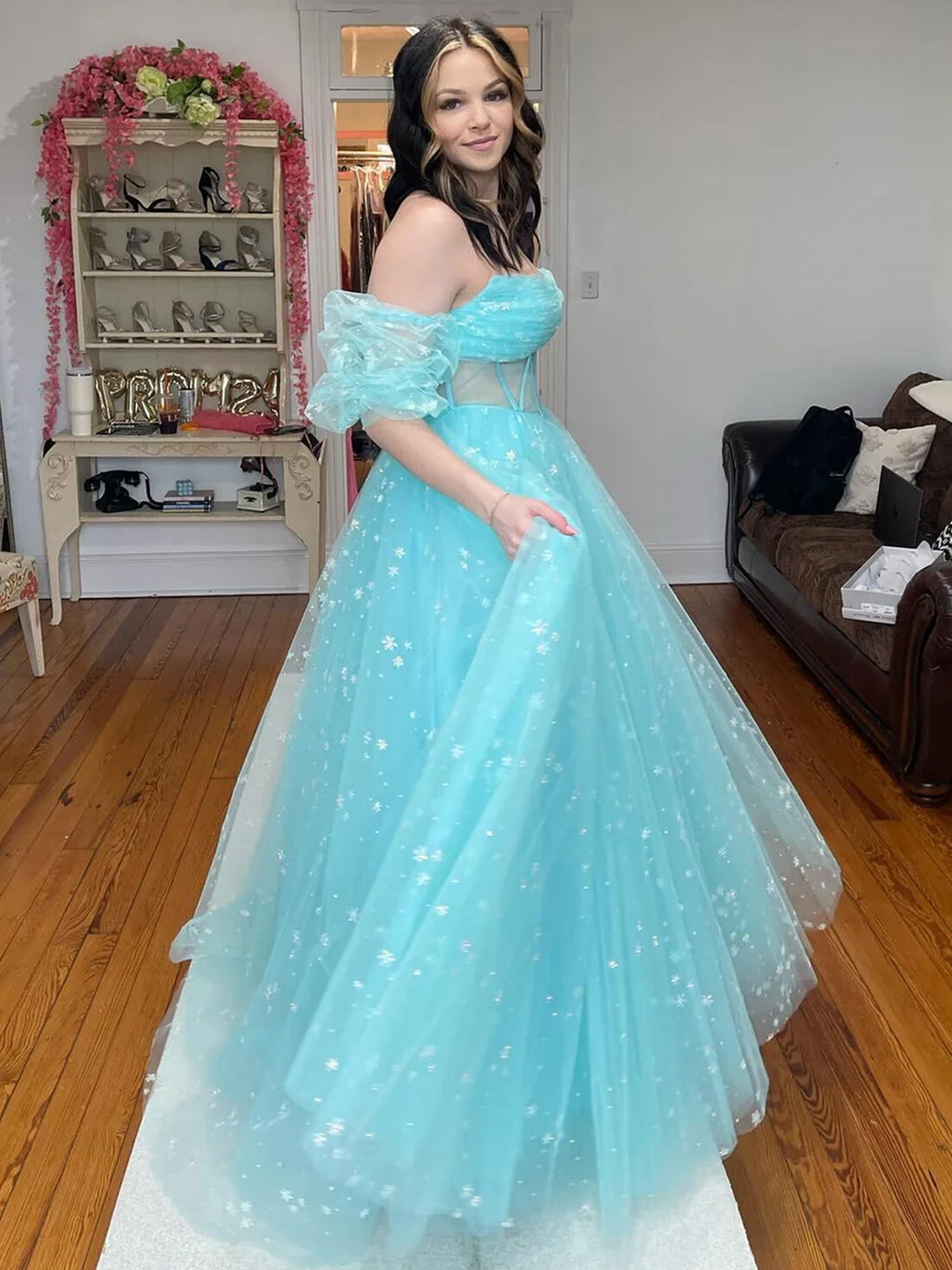 Francis | Vestido de fiesta largo de tul azul agua sin tirantes, corte A, con estrellas