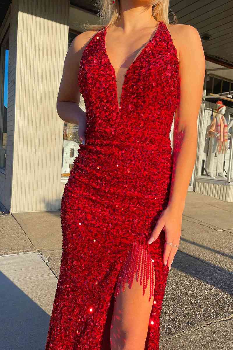 Vestido de fiesta largo con lentejuelas y borlas en color rojo