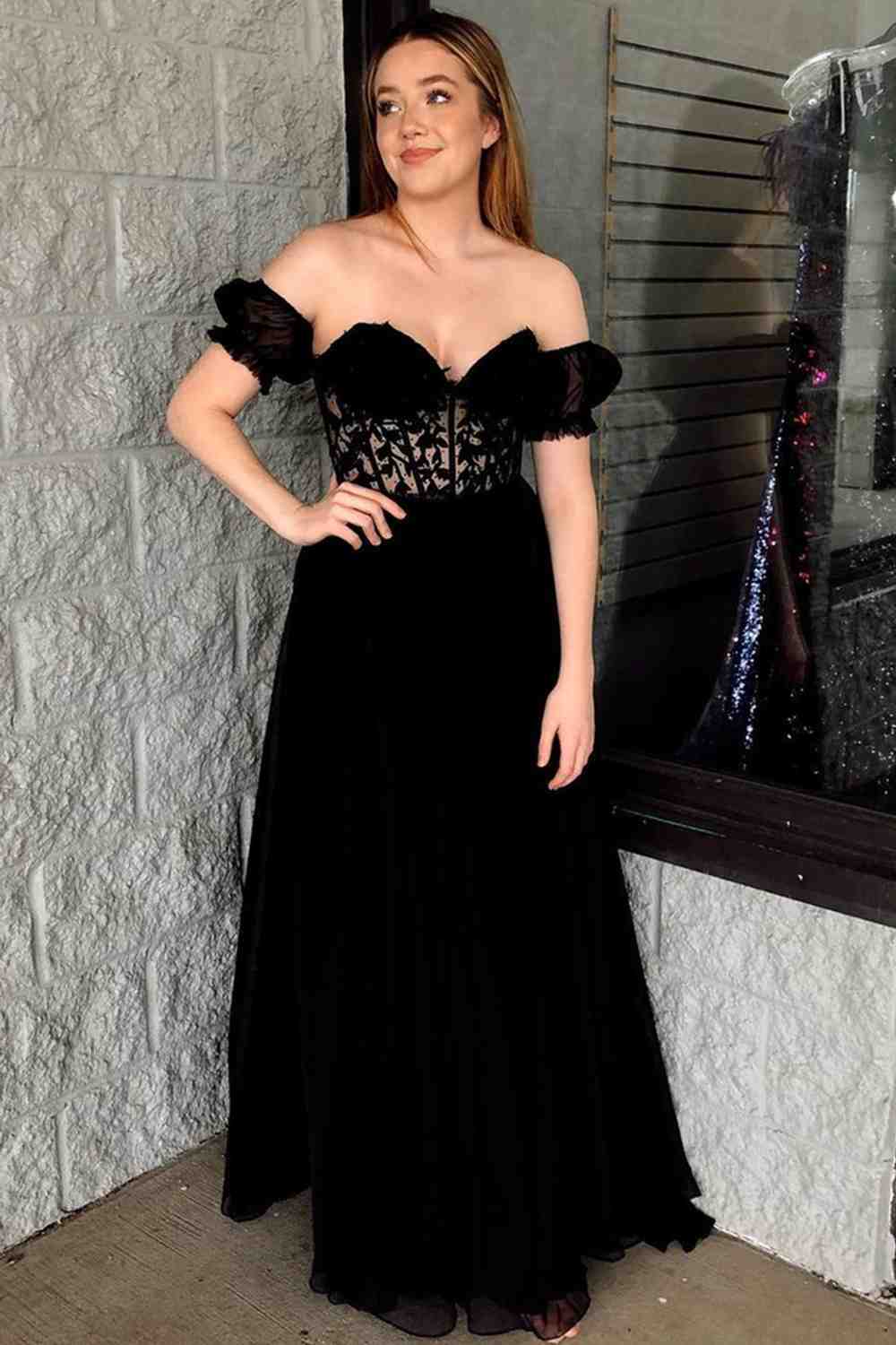 Schulterfreies A-Linien-Ballkleid aus Chiffon mit Applikationen und Schnürung 