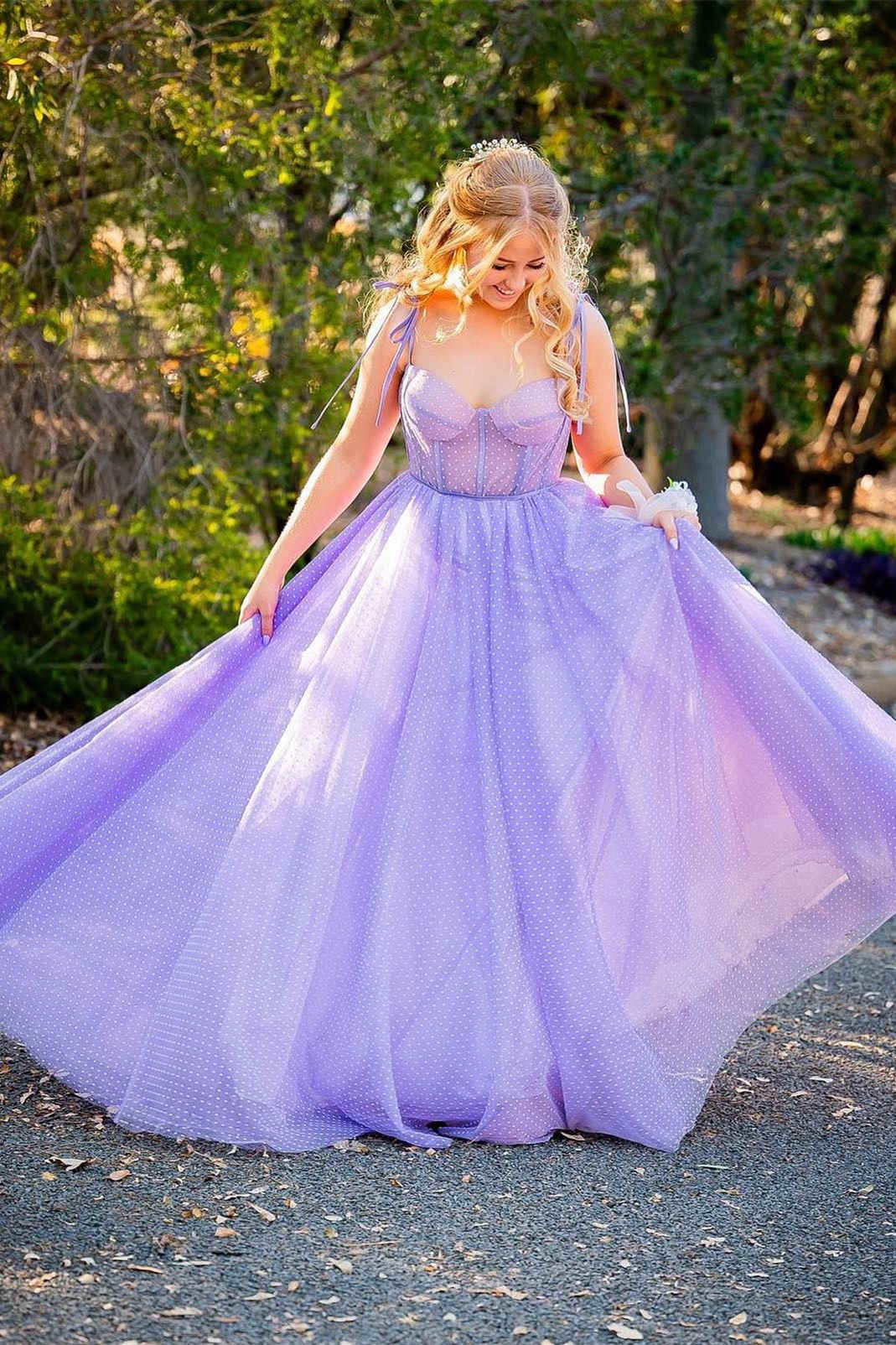 Skyler | Vestido de fiesta de tul con lunares y escote en forma de corazón en A