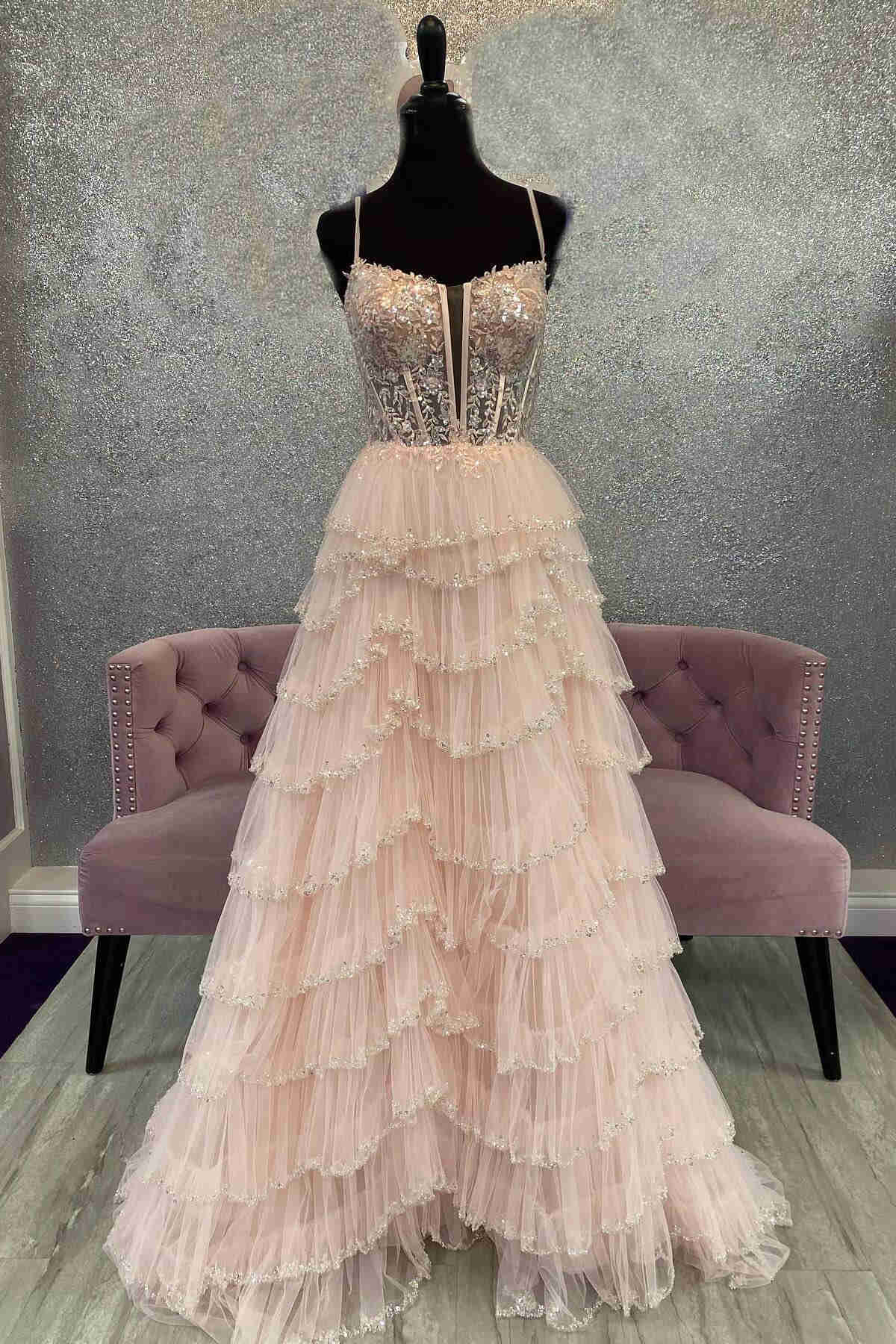 Abbie | Schwarzes Ballkleid aus Netzstoff mit Cut-outs und Pailletten