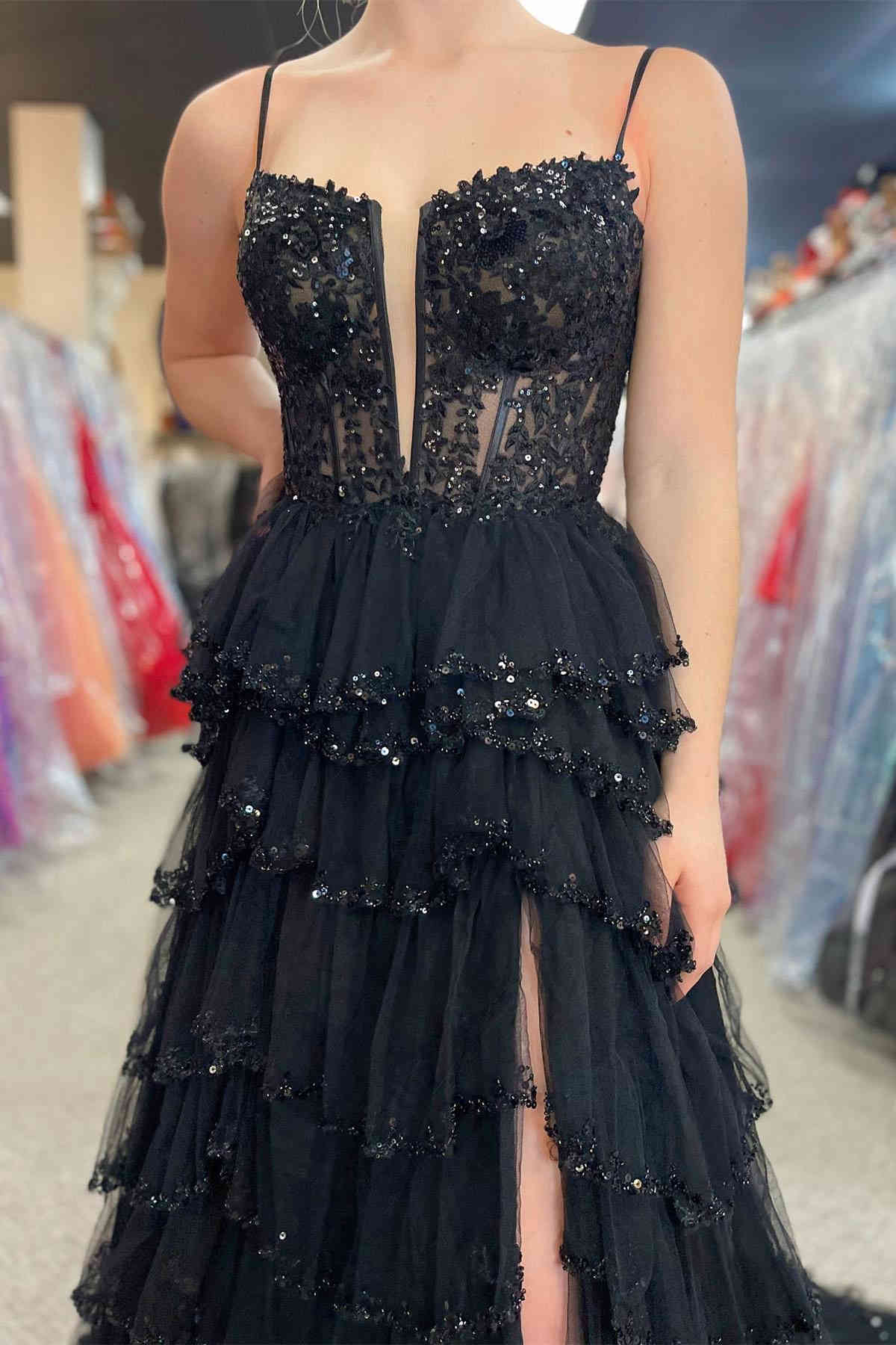 Abbie | Schwarzes Ballkleid aus Netzstoff mit Cut-outs und Pailletten