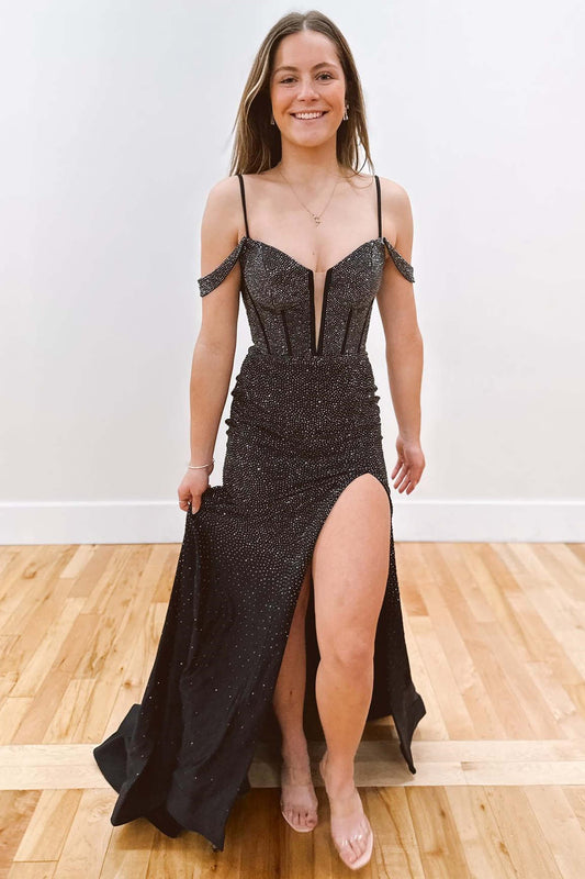 Rosemary | Schwarzes Meerjungfrau-Ballkleid mit Perlenbesatz und Schlitz