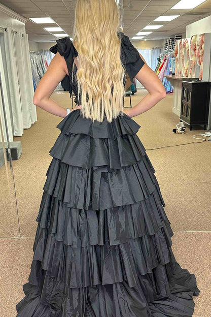 Renee | Fuchsia Ballkleid mit tiefem V-Ausschnitt und Rüschen