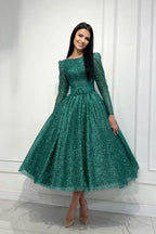 Glamoroso vestido de fiesta verde oscuro de corte A con lentejuelas, largo hasta los tobillos y mangas largas