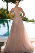 Glamoroso vestido de fiesta largo de tul con cuentas y escote halter en forma de A