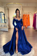Glamouröses langes königsblaues A-Linien-Neckholder-Ballkleid mit langen Ärmeln und Strasssteinen