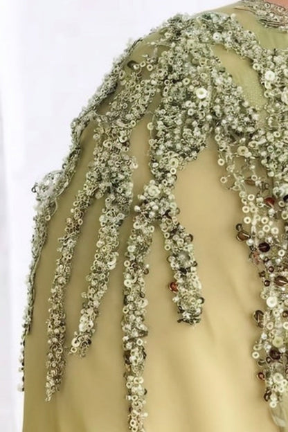 Glamouröses langes Abendkleid in Salbeigrün mit V-Ausschnitt und Meerjungfrau-Ausschnitt