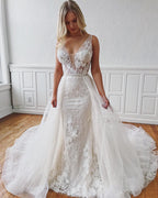 Glamorosos vestidos de novia de sirena con escote en V, encaje y tirantes largos desmontables