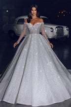 Glamouröses schulterfreies A-Linien-Brautkleid mit langen Ärmeln und Schleppe