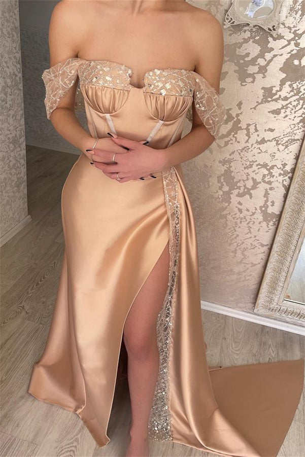 Glamouröses schulterfreies, ärmelloses Meerjungfrau-Ballkleid mit Pailletten und Schlitz