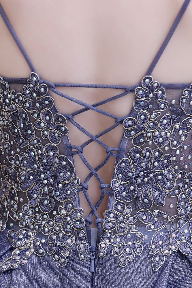 Glamoroso vestido de fiesta morado con corte A y brillantes ombré de espagueti