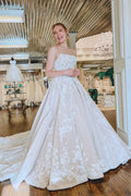 Hermosos vestidos de novia sin mangas con apliques de encaje en forma de A