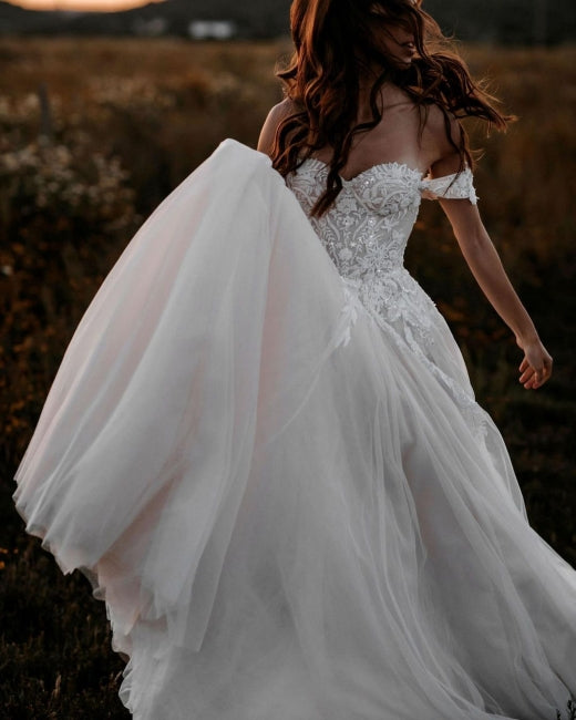 Gorgeous A-line Off-the-shoulder Wedding Dresses with Lace