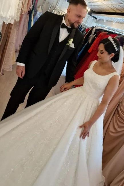 Gorgeous A-line Sleeveless Wedding Dresses With Lace