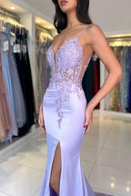 Hermosos vestidos de fiesta de satén con encaje, escote en V, sin mangas y apliques abiertos