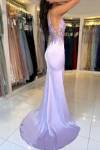 Hermosos vestidos de fiesta de satén con encaje, escote en V, sin mangas y apliques abiertos