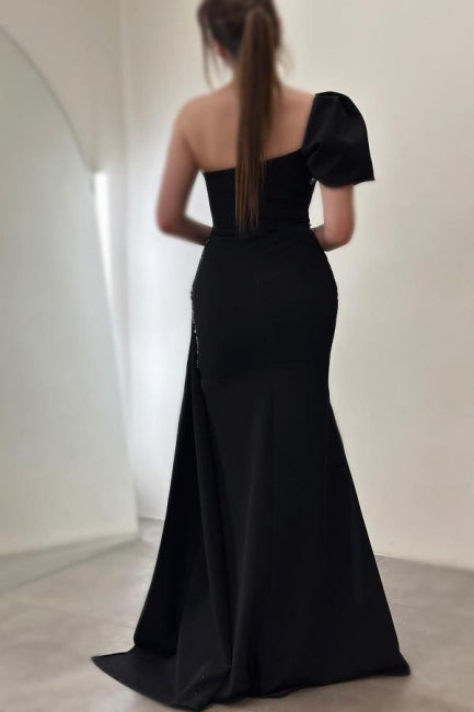 Wunderschönes säulenförmiges, ärmelloses Ballkleid aus Satin mit einer Schulter und Pailletten