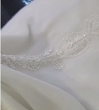 Wunderschönes Meerjungfrau-Brautkleid mit Kristallen und schulterfreien Applikationen