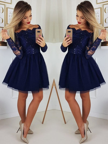 Wunderschöne dunkelblaue kurze Ballkleider mit Pailletten und Ärmeln