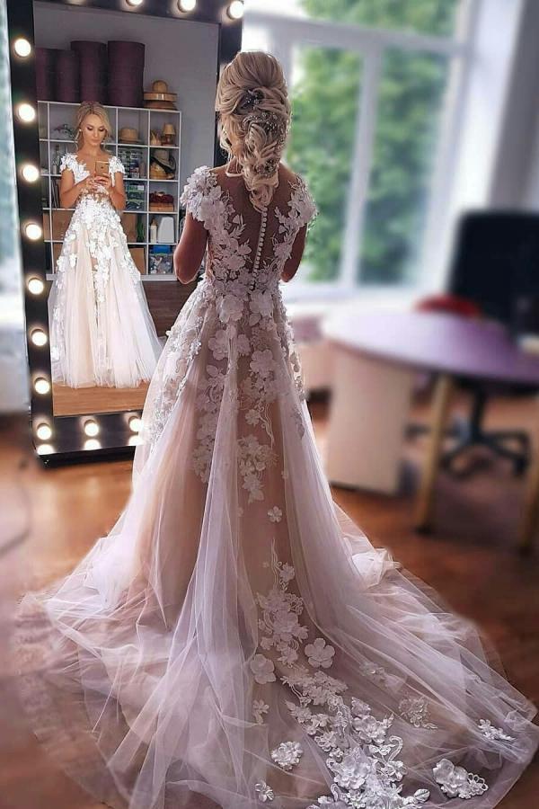 Precioso vestido de novia largo de tul sin mangas con corte A y encaje
