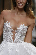Gorgeous Long A-line Tulle Appliques Lace Wedding Dress