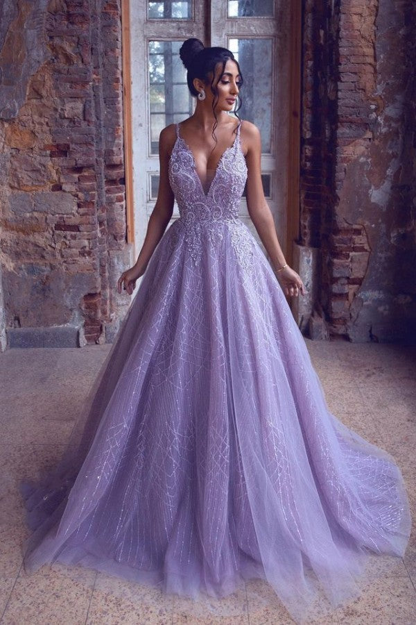 Wunderschönes langes rückenfreies Ballkleid aus Tüll in A-Linie mit V-Ausschnitt, Spitzenapplikationen