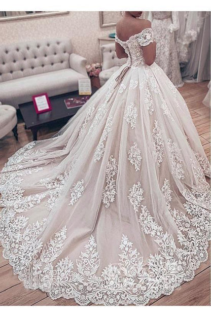 Gorgeous Long Ball Gown Off the Shoulder Lace Appliques Wedding Dress