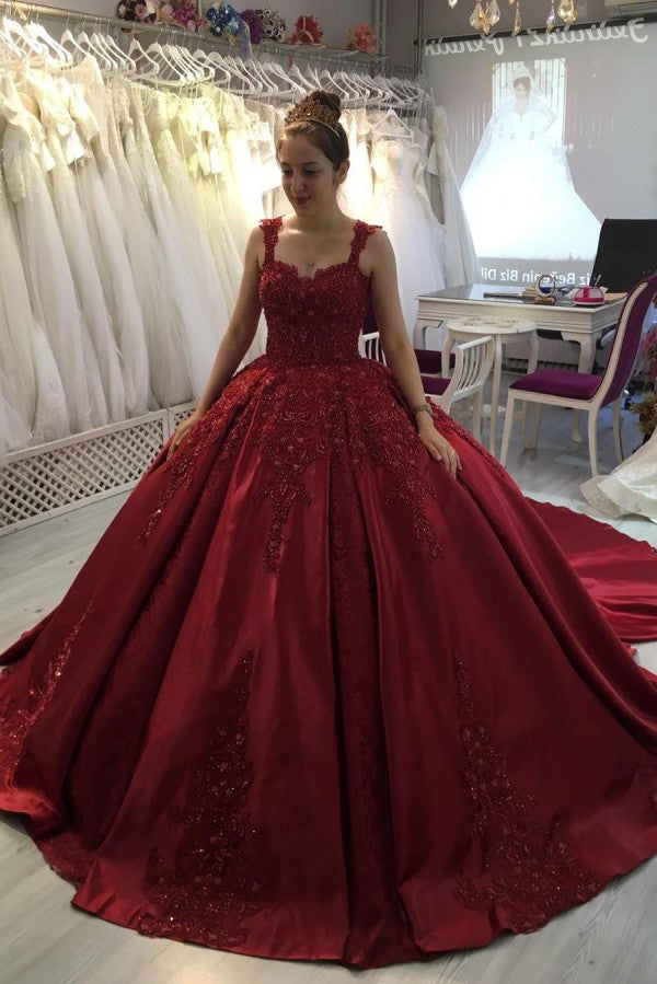 Wunderschönes langes Ballkleid mit Herzausschnitt, Applikationen, Spitze und Satin