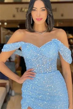 Wunderschönes langes blaues Meerjungfrau-Ballkleid mit schulterfreiem, ärmellosem Pailletten und Schlitz