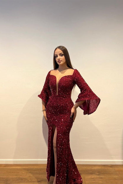 Wunderschönes langes Ballkleid in Burgunderrot mit Pailletten, Schlitz vorne und langen Ärmeln