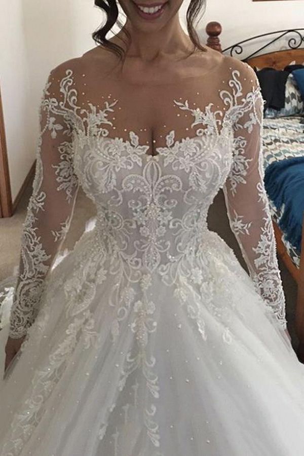 Wunderschönes langes elfenbeinfarbenes A-Linien-Brautkleid aus Tüllspitze mit Ärmeln