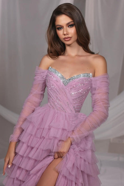 Wunderschönes langes, fliederfarbenes, schulterfreies A-Linien-Ballkleid aus Tüll mit Pailletten und Schlitz