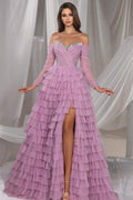 Wunderschönes langes, fliederfarbenes, schulterfreies A-Linien-Ballkleid aus Tüll mit Pailletten und Schlitz
