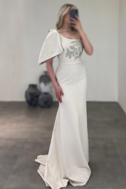 Wunderschönes langes Meerjungfrau-Abendkleid mit einer Schulter und Satin-Strasssteinen