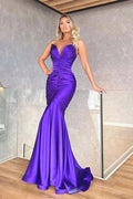 Hermosos vestidos de fiesta formales sin mangas con escote en V y corte sirena largo