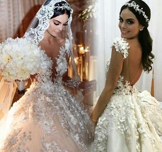 Wunderschönes langes Prinzessin-Brautkleid im Bateau-Stil mit Applikationen, Spitze, rückenfrei, Rüschen und Ärmeln