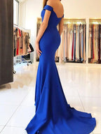 Hermosos vestidos de fiesta de satén con volantes, sin mangas y hombros descubiertos de sirena
