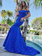 Hermosos vestidos de fiesta de sirena de satén con volantes, sin mangas y hombros descubiertos