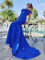 Hermosos vestidos de fiesta de sirena de satén con volantes, sin mangas y hombros descubiertos