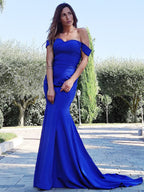 Hermosos vestidos de fiesta de sirena de satén con volantes, sin mangas y hombros descubiertos