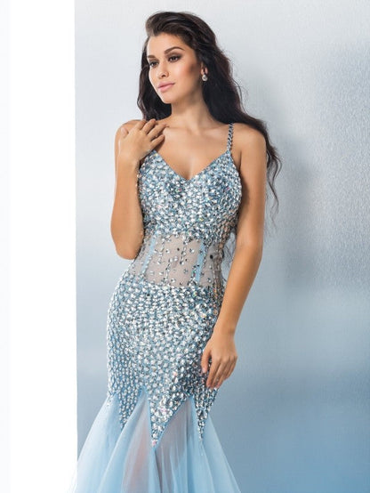 Hermosos vestidos de fiesta largos de tul sin mangas con lentejuelas y tirantes finos de sirena