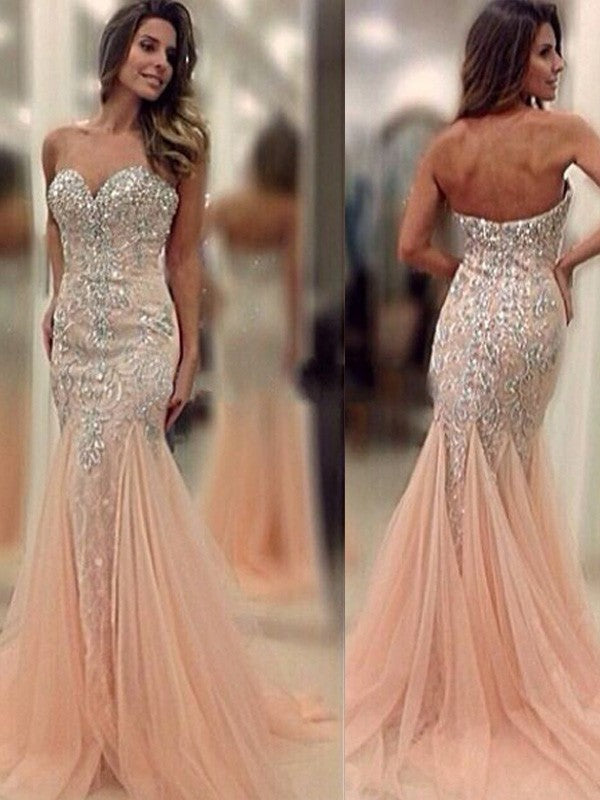 Hermosos vestidos de fiesta de tul con cuentas y sin mangas con escote corazón de sirena