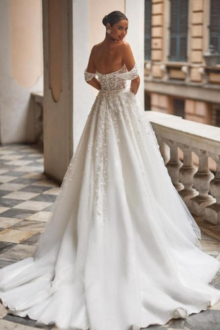 Wunderschönes schulterfreies A-Linien-Brautkleid mit Spitzen-Tüll-Applikationen