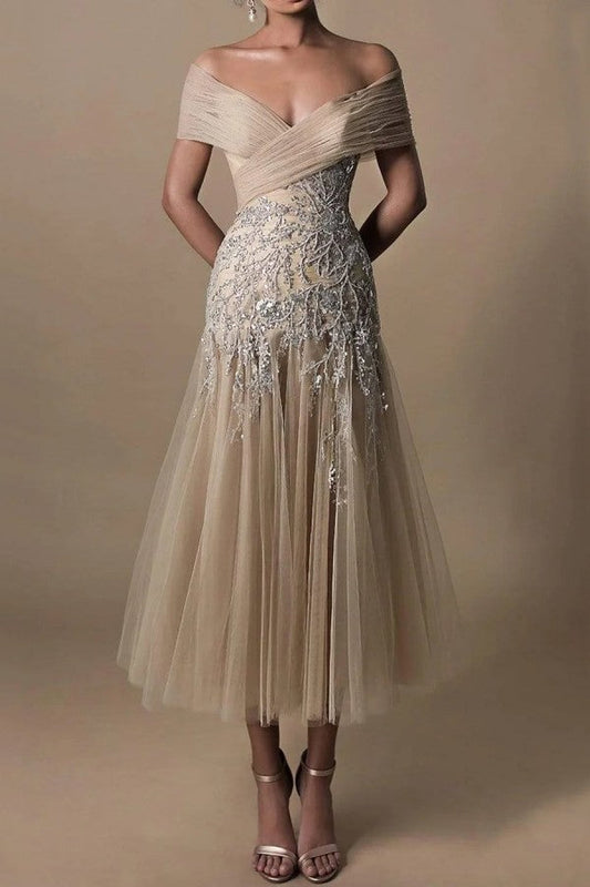 Wunderschöne kurze A-Linie Off-the-Shoulder Perlen verzierte Brautkleider mit Spitze