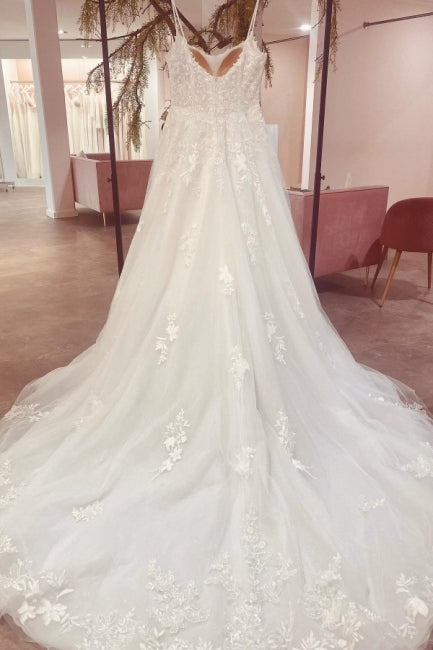 Gorgeous Spaghetti Strap Sleeveless A-Line Floor-Length Tulle Wedding Dresses with Court Train