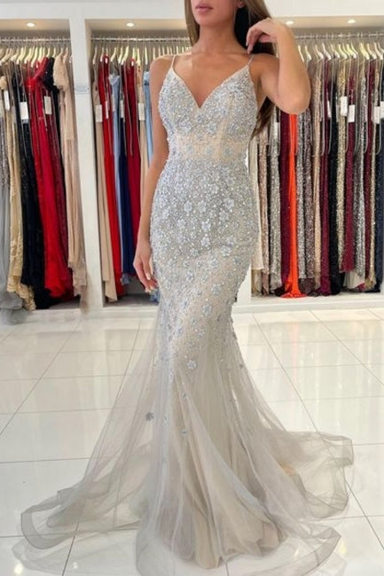 Hermosos vestidos de fiesta de encaje hasta el suelo, sin mangas, con tirantes finos y corte sirena